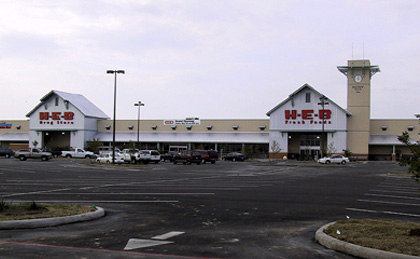 HEB'S 91,000 SQ FOOT GROCERY GETS FINISHING TOUCHES FOR OPENING  DAY MAY 30, 2003