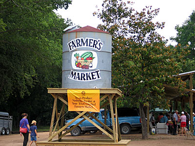 Entrance sign to the new Bastrop Farmers Market location
