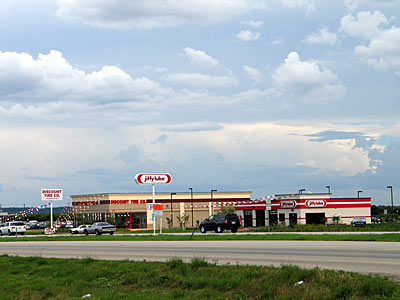 Jiffy Lube and Discount Tire Co. now open in Bastrop (located on Highway 71).